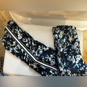 Marika Black Floral Track Leggings full length Medium Barely Worn